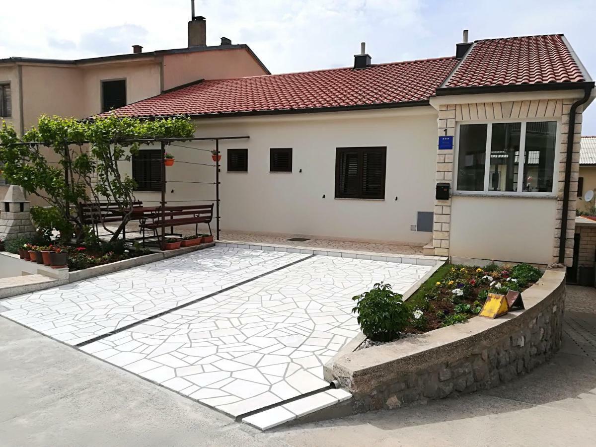 Apartment And Rooms Markovic Senj  Εξωτερικό φωτογραφία